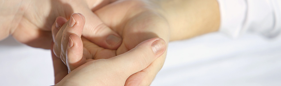 Handtherapie – bei degenerativen Erkrankungen, rheumatischen Beschwerden oder nach chirurgischen Eingriffen.